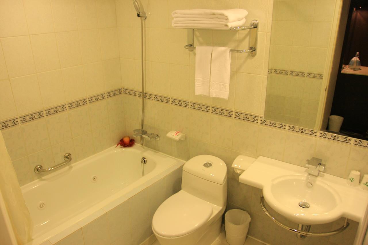 Junli Hotel Banciao Dış mekan fotoğraf