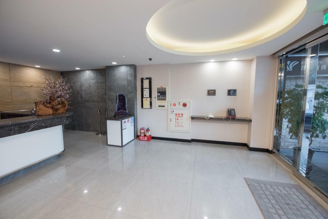 Junli Hotel Banciao Dış mekan fotoğraf